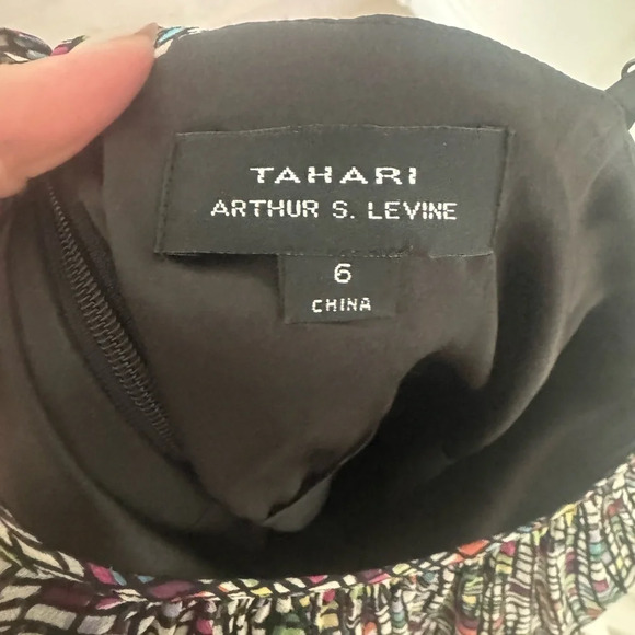 Tahari size 6 belted dress - Picture 8 of 9